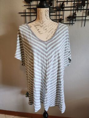 3 For 15! Calvin Klein Gray and White Striped Short Sleeve Top With Zipper Back